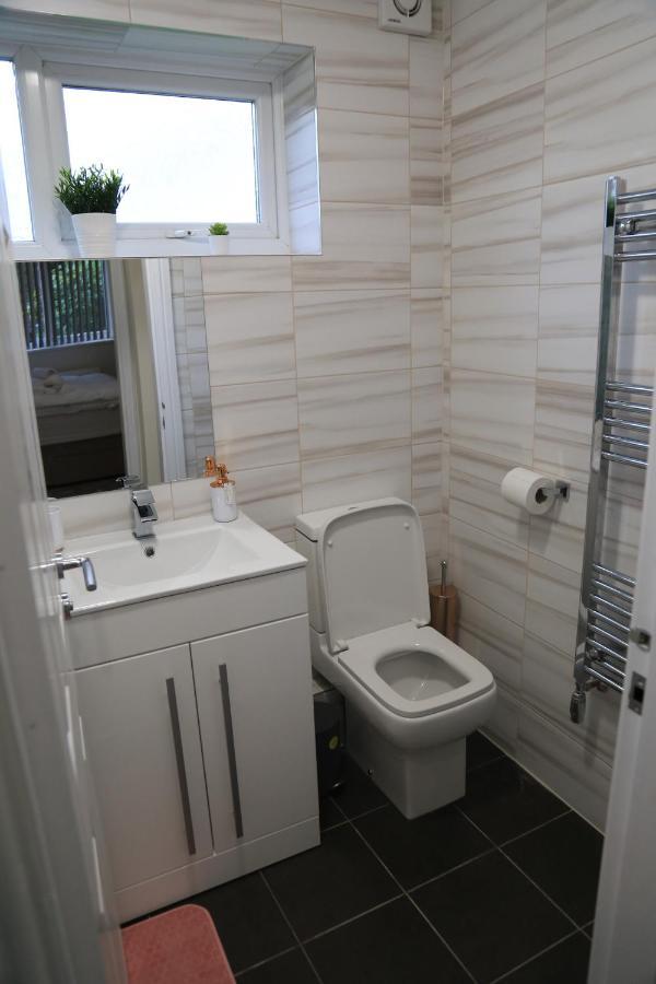 Gorgeous Ground Floor Apartment + Free Parking Манчестер Екстер'єр фото