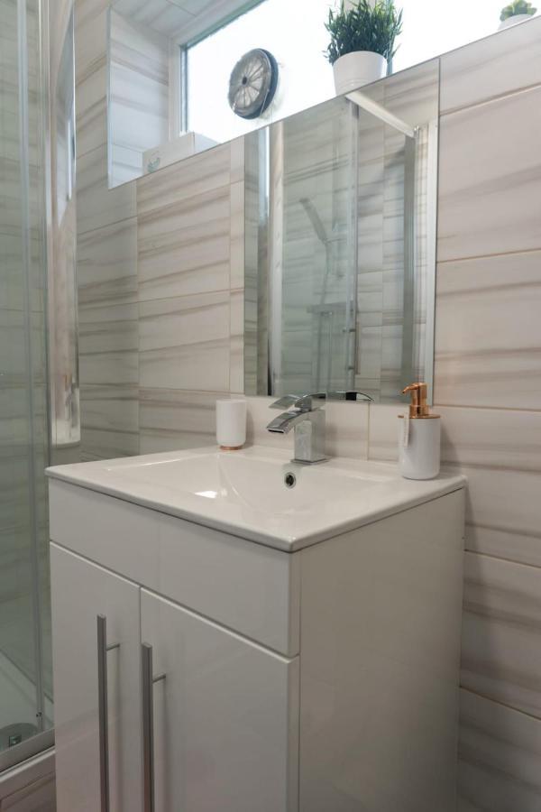 Gorgeous Ground Floor Apartment + Free Parking Манчестер Екстер'єр фото